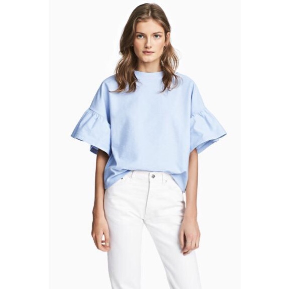 H&M Ruffle Sleeve Crop